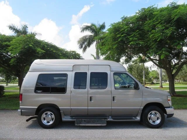 2013 Ford Econoline Van - Image 8 of 12