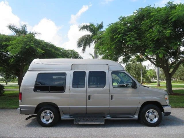 2013 Ford Econoline Van - Image 7 of 12