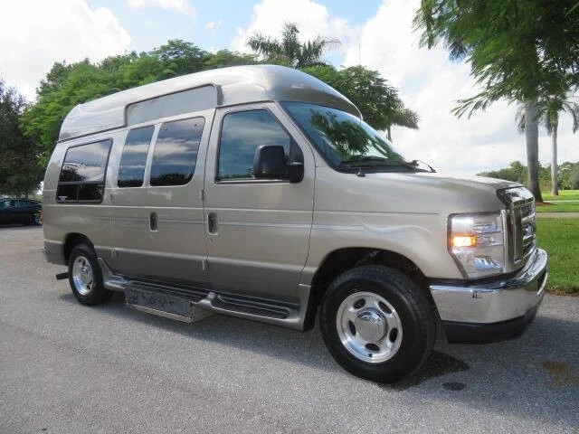 2013 Ford Econoline Van - Image 9 of 12