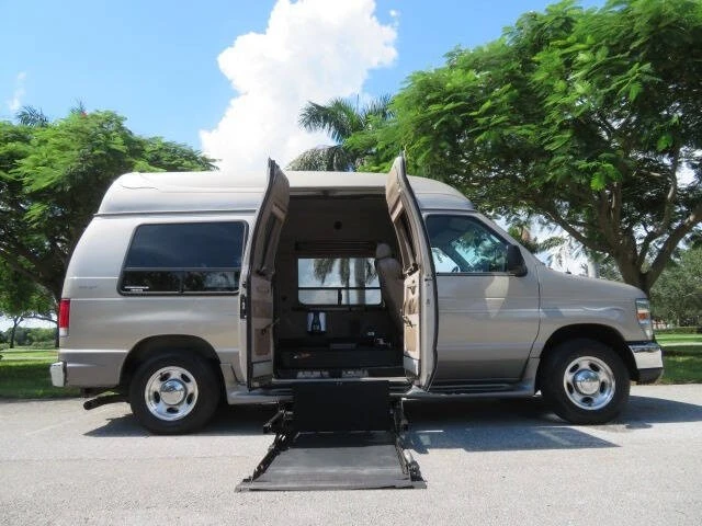 2013 Ford Econoline Van - Image 3 of 12