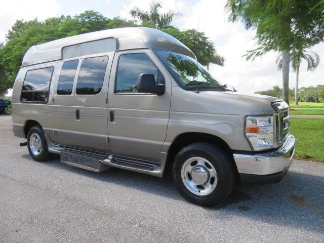 2013 Ford Econoline Van - Image 10 of 12