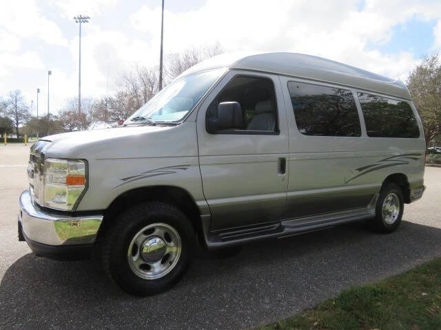 2013 Ford Econoline Van - Image 11 of 12