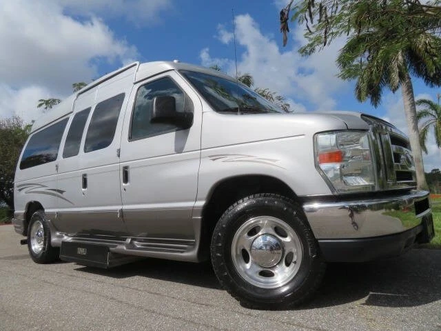2013 Ford Econoline Van - Image 5 of 12