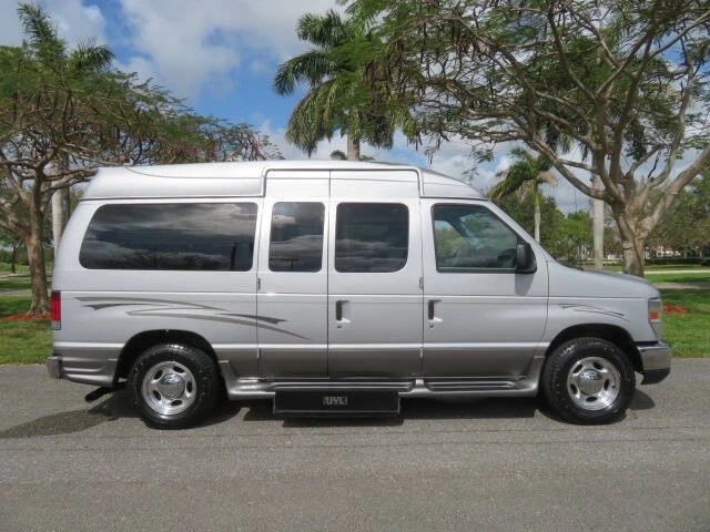 2013 Ford Econoline Van - Image 8 of 12