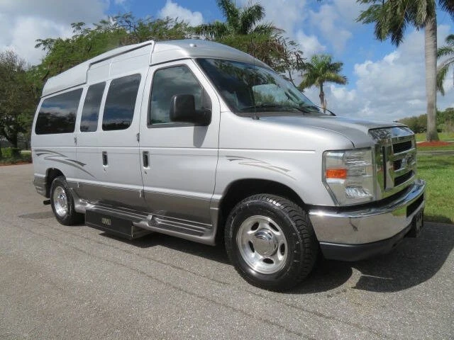 2013 Ford Econoline Van - Image 9 of 12