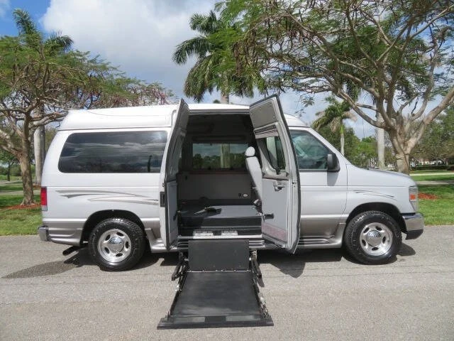 2013 Ford Econoline Van - Image 3 of 12