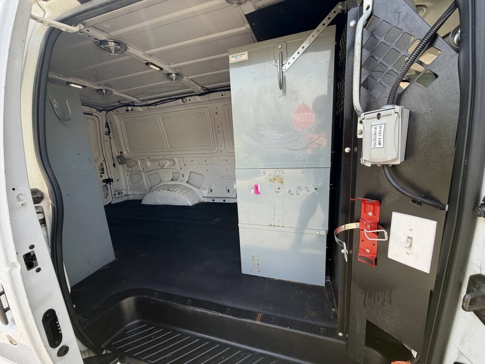 2013 Ford Econoline Van - Image 13 of 18