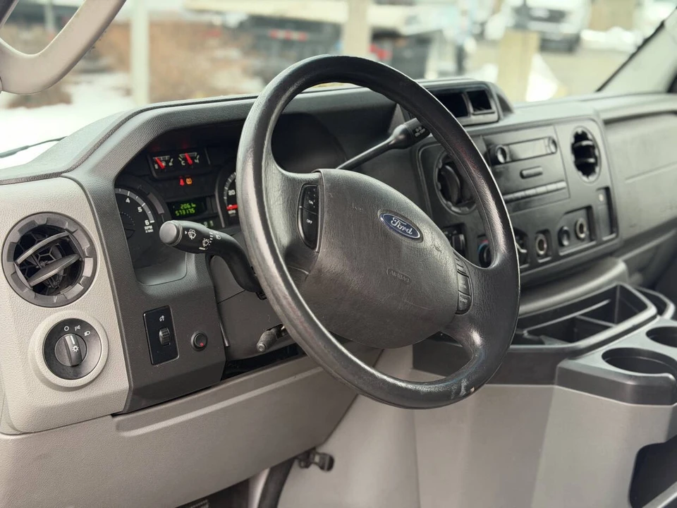 2013 Ford Econoline Van - Image 17 of 21