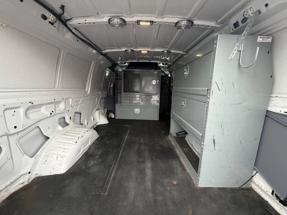 2013 Ford Econoline Van - Image 10 of 21