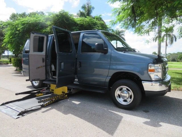2013 Ford Econoline Van - Image 2 of 12