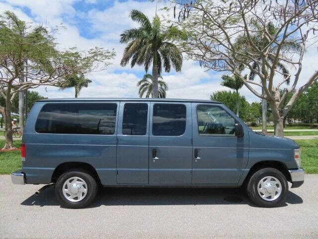2013 Ford Econoline Van - Image 9 of 12