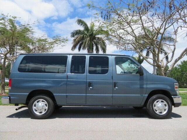 2013 Ford Econoline Van - Image 10 of 12