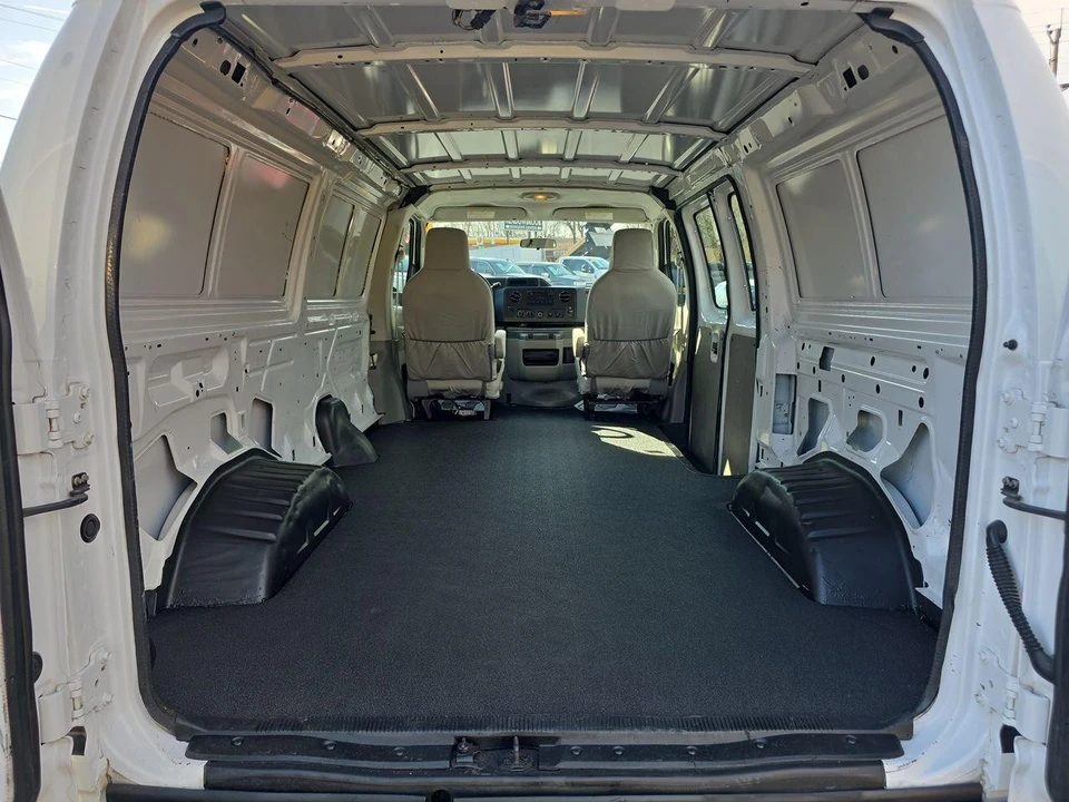 2013 Ford Econoline Van - Image 14 of 21
