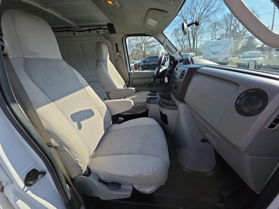 2013 Ford Econoline Van - Image 7 of 21