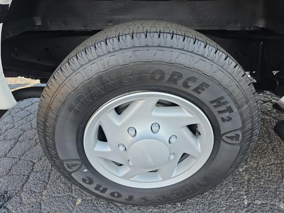 2013 Ford Econoline Van - Image 16 of 21