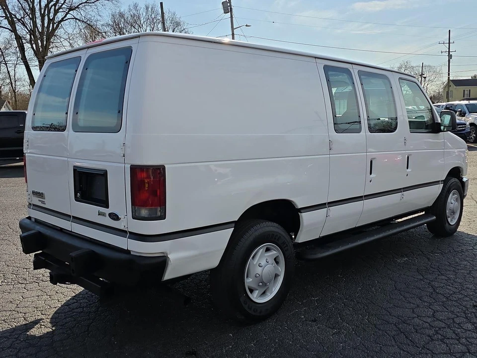 2013 Ford Econoline Van - Image 2 of 21