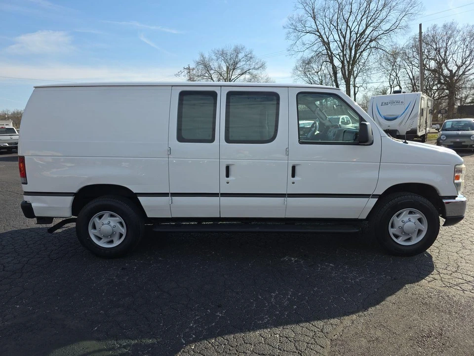 2013 Ford Econoline Van - Image 20 of 21