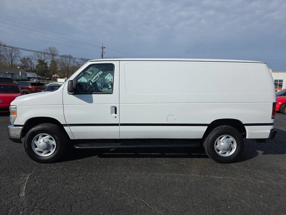 2013 Ford Econoline Van - Image 18 of 21