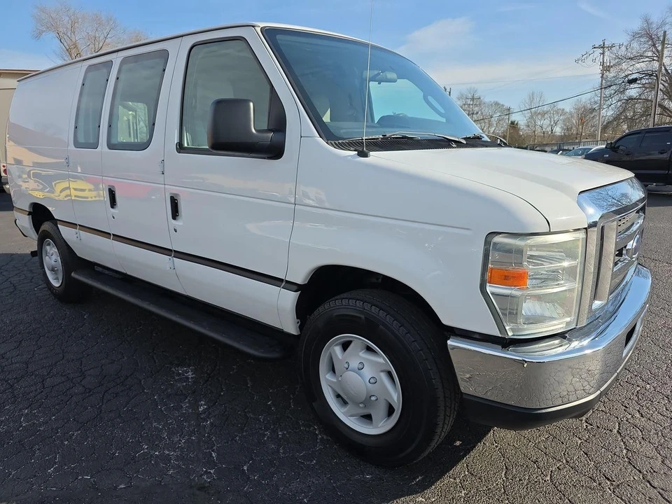 2013 Ford Econoline Van - Image 17 of 21