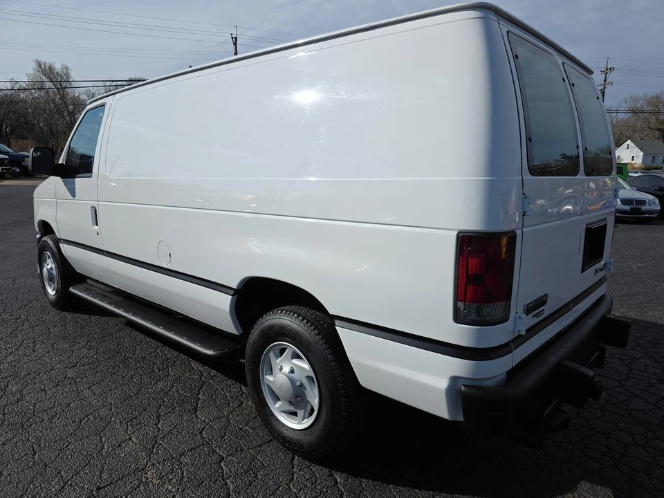 2013 Ford Econoline Van - Image 19 of 21