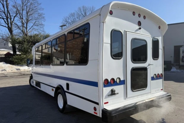 2013 Ford Econoline Van - Image 2 of 9