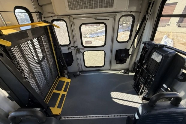 2013 Ford Econoline Van - Image 7 of 9