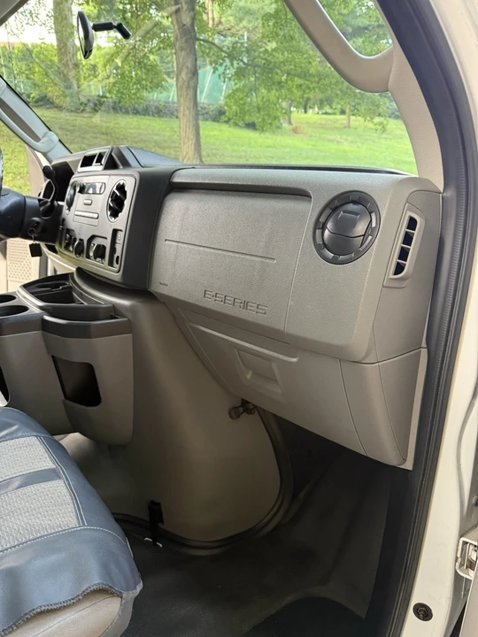 2013 Ford Econoline Van - Image 10 of 24