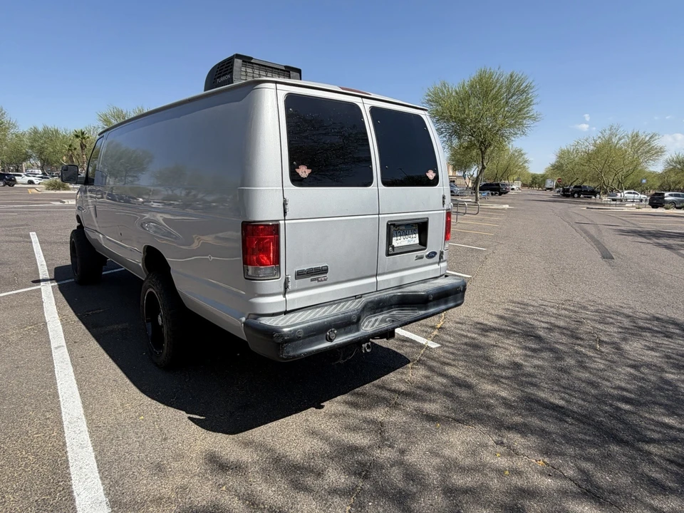 2013 Ford Econoline Van - Image 2 of 8