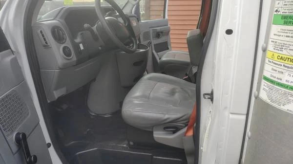 2013 Ford Econoline Van - Image 13 of 16