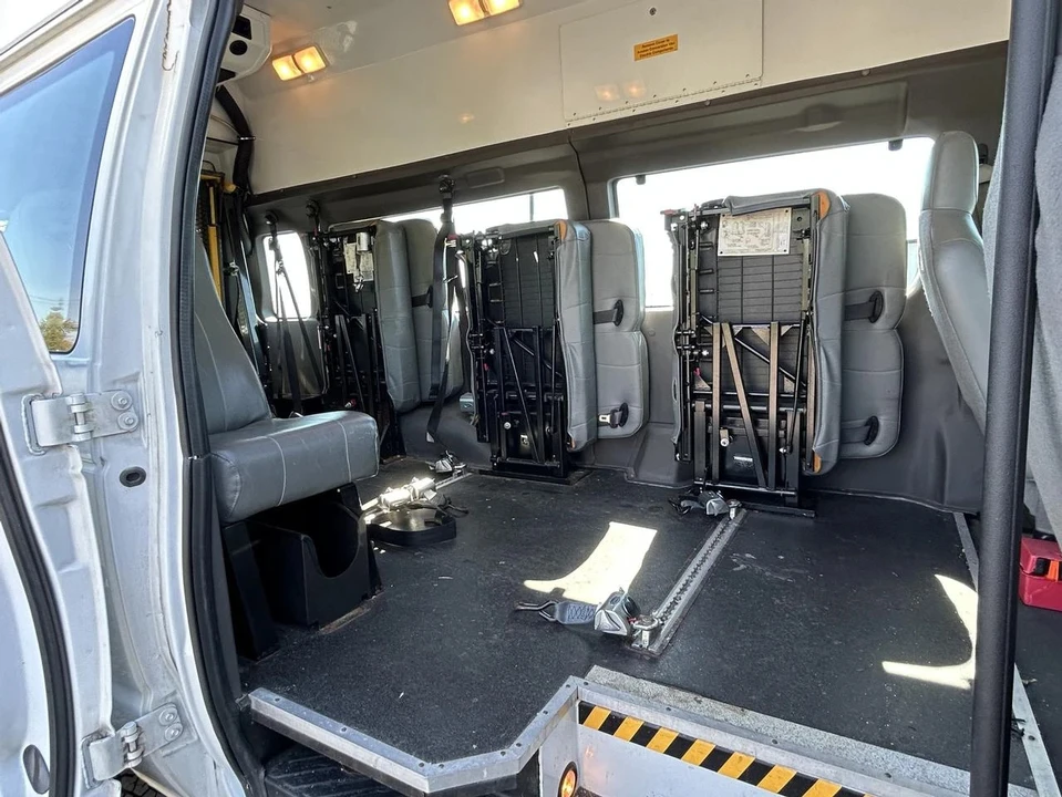 2013 Ford Econoline Van - Image 3 of 9