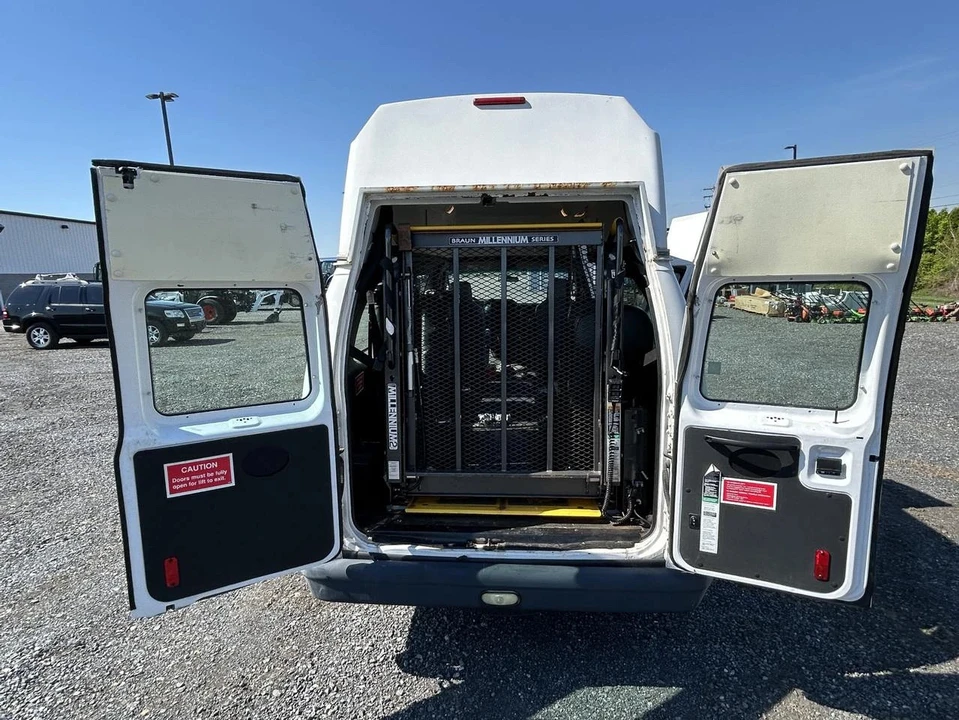 2013 Ford Econoline Van - Image 4 of 9