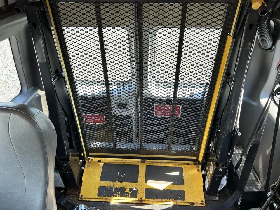 2013 Ford Econoline Van - Image 7 of 9