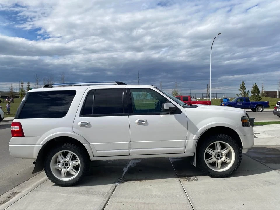 2013 Ford Expedition 3rd Gen - Image 4 of 14