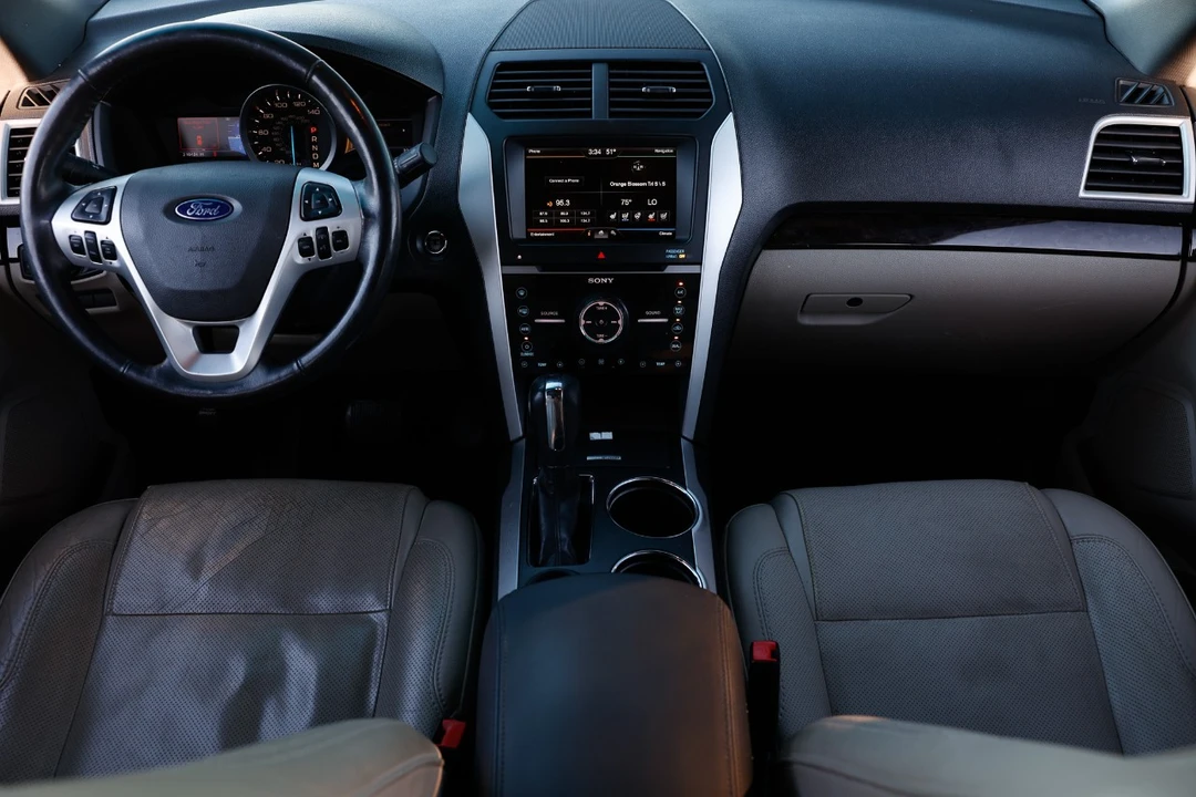 2013 Ford Explorer 5th Gen - Image 2 of 12