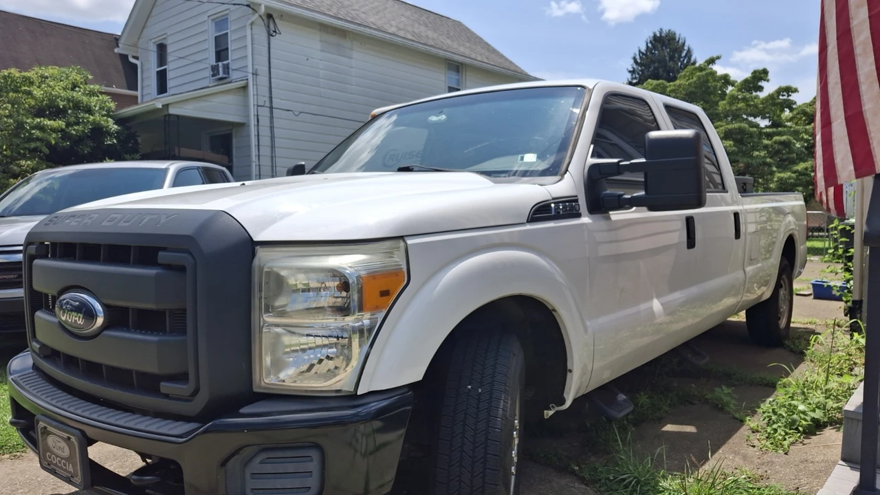 2013 Ford Super Duty 3rd Gen - Image 2 of 8