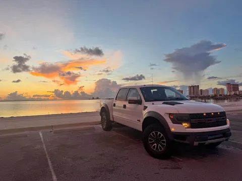 2013 Ford F150 SuperCrew Cab SVT Raptor Pickup 4D 5 1/2 ft