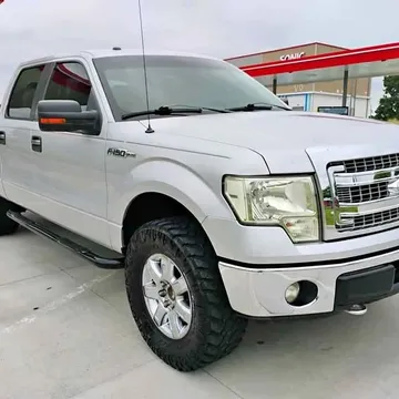 2013 Ford F150 SuperCrew Cab XLT Pickup 4D 5 1/2 ft