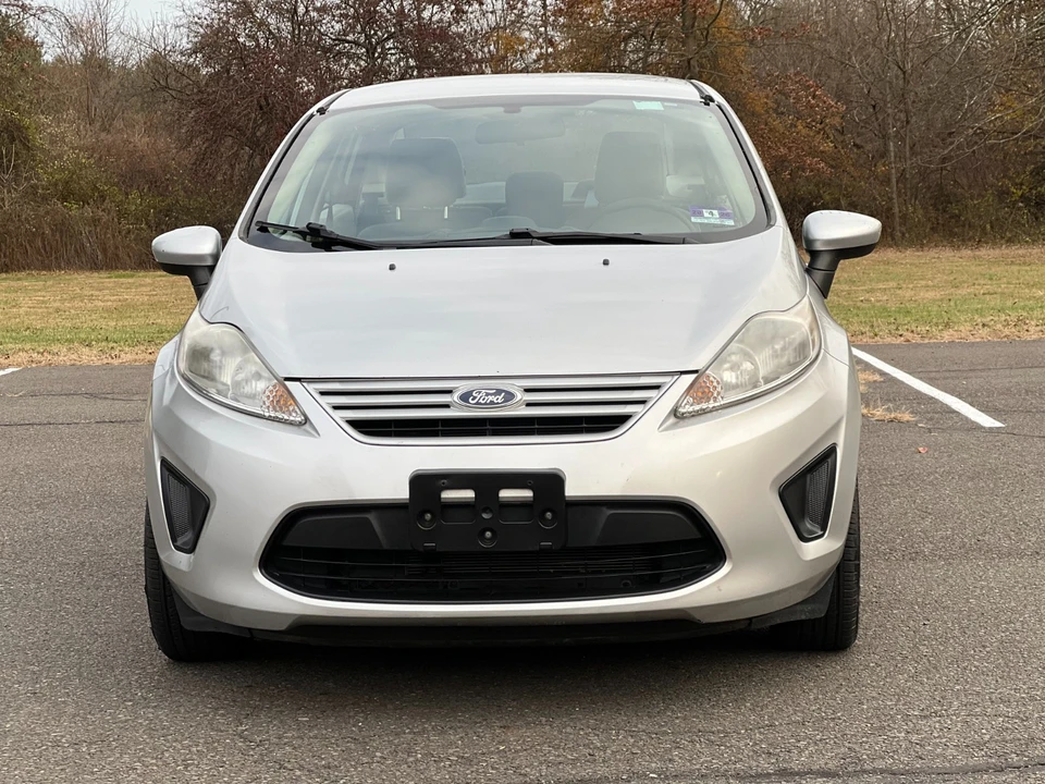 2013 Ford Fiesta - Image 2 of 21