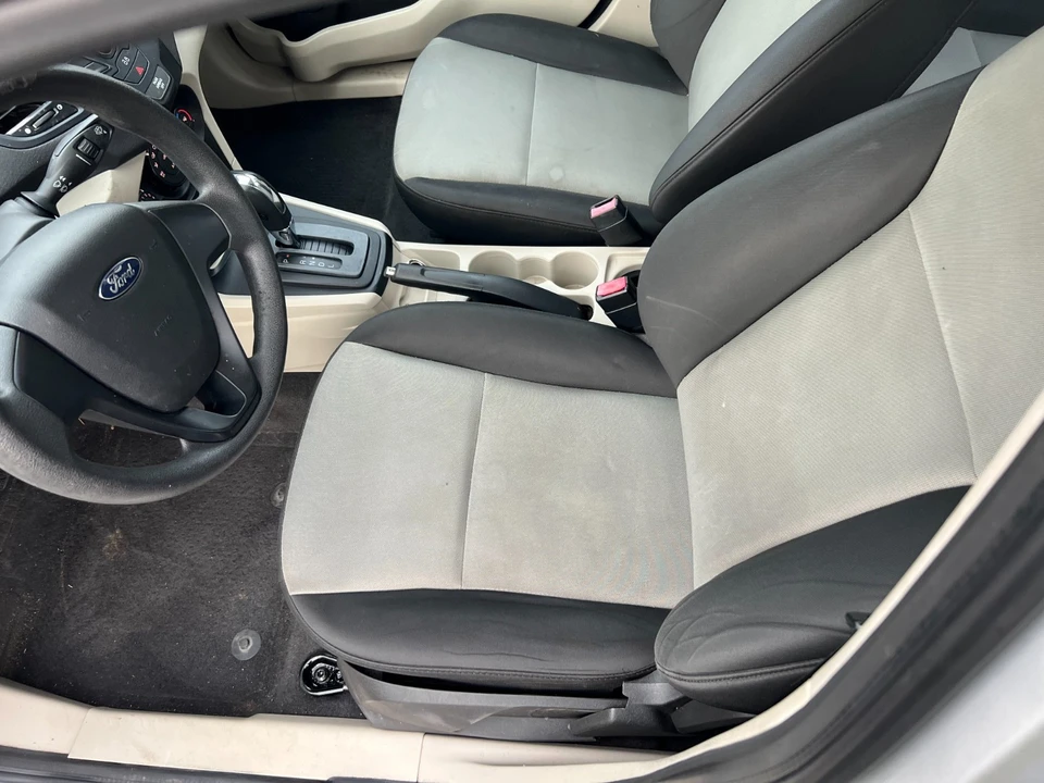 2013 Ford Fiesta - Image 11 of 21