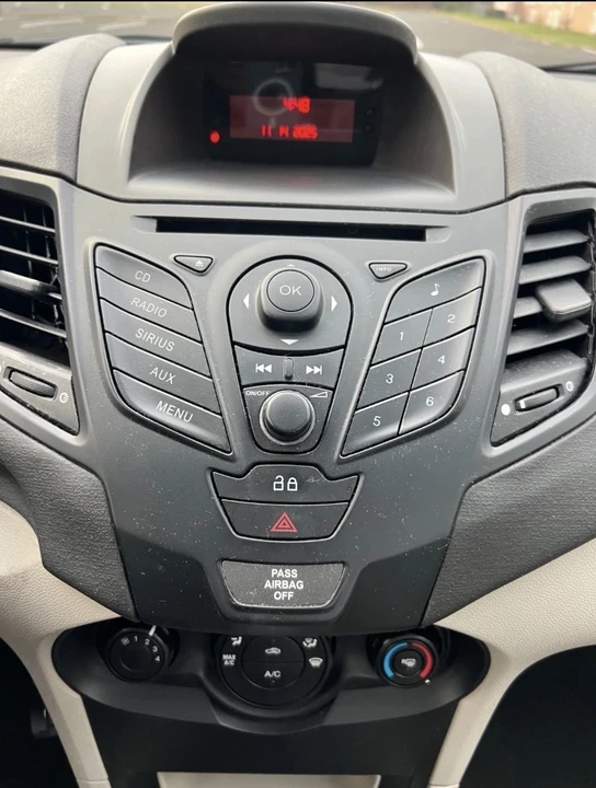 2013 Ford Fiesta - Image 16 of 20