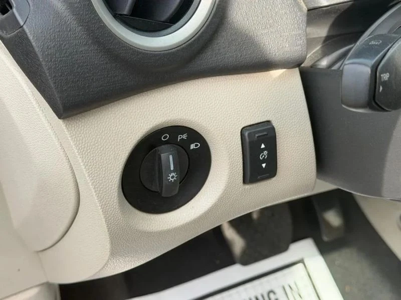 2013 Ford Fiesta - Image 11 of 12