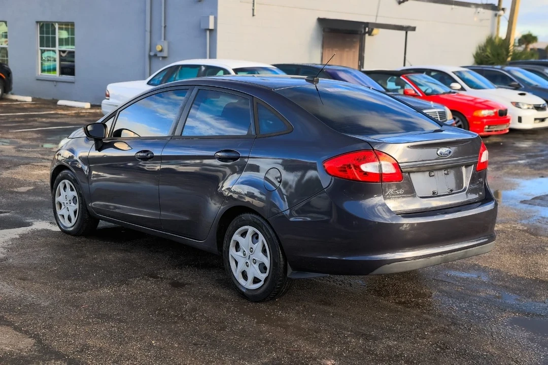 2013 Ford Fiesta - Image 5 of 12