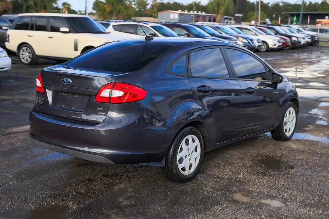 2013 Ford Fiesta - Image 11 of 12