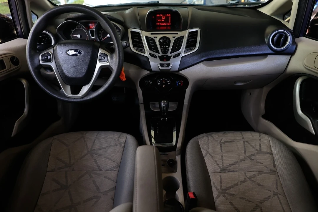 2013 Ford Fiesta - Image 2 of 12