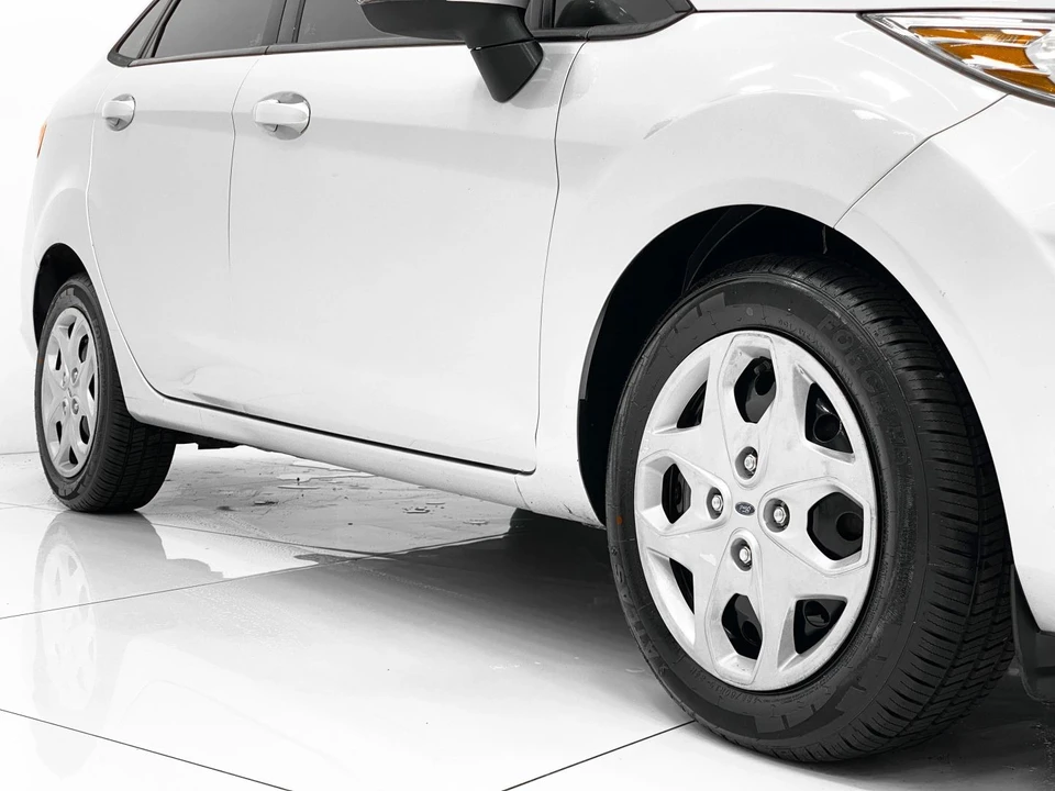 2013 Ford Fiesta - Image 13 of 21