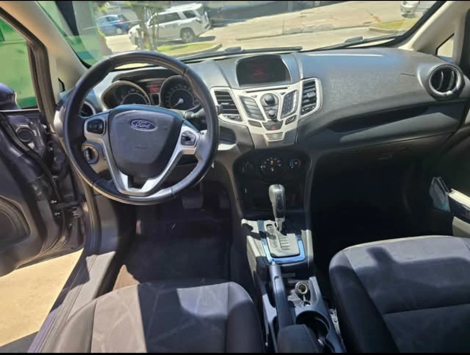 2013 Ford Fiesta - Image 6 of 17