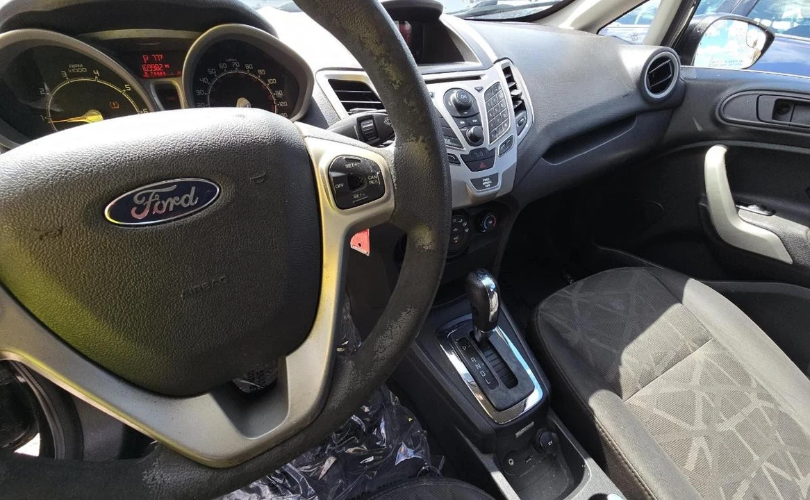 2013 Ford Fiesta - Image 10 of 12