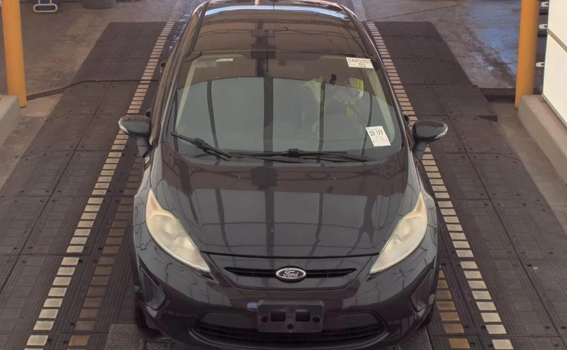 2013 Ford Fiesta - Image 2 of 12