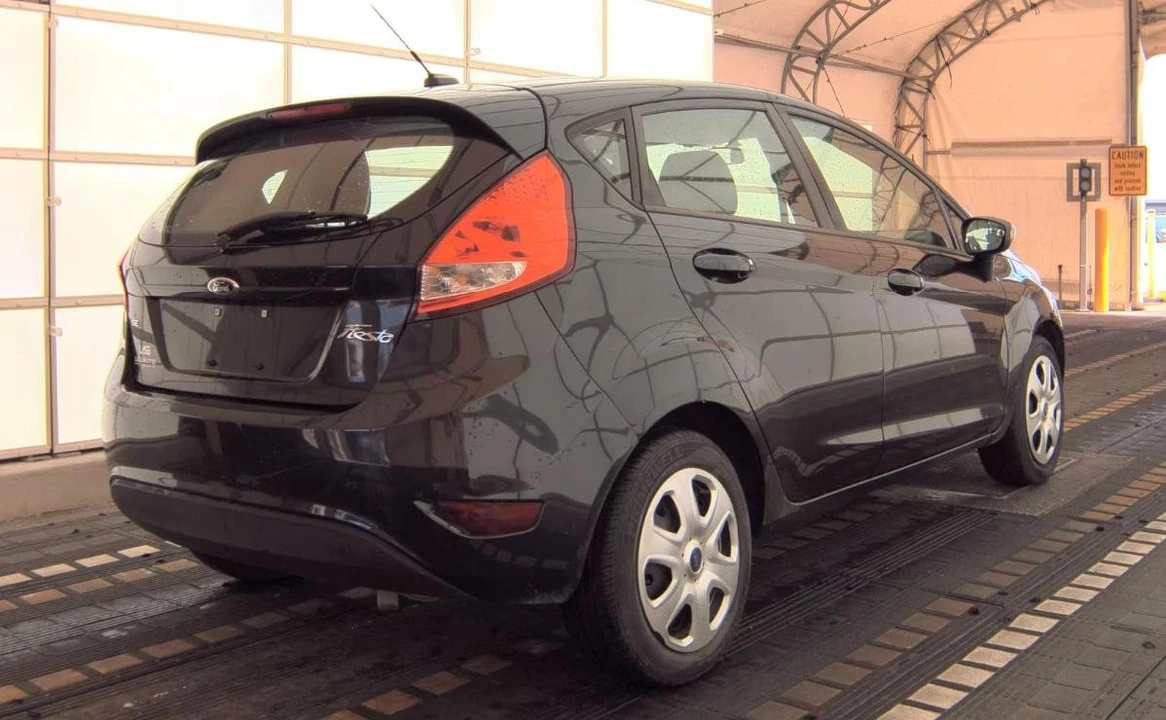 2013 Ford Fiesta - Image 4 of 12