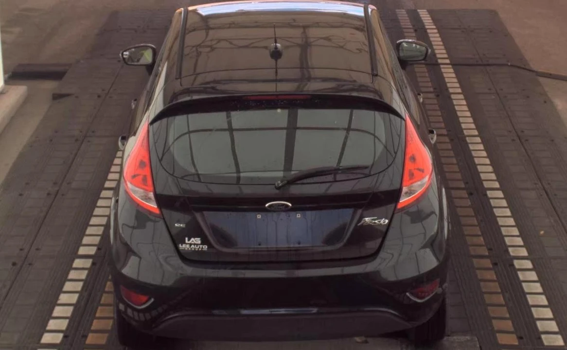 2013 Ford Fiesta - Image 5 of 12